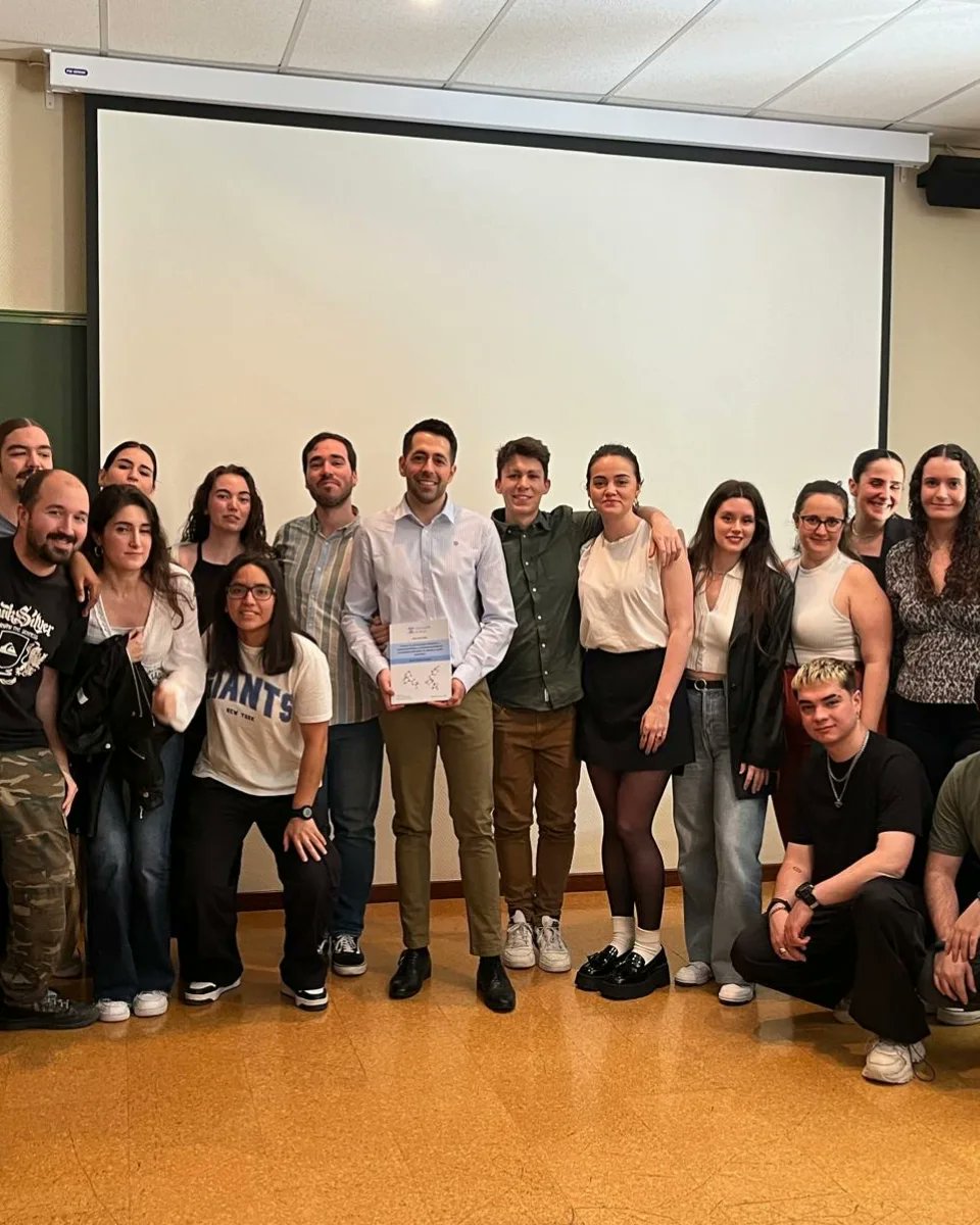 AlvaroOrgChem's tweet photo. Proud to say that yesterday I finally became a doctor. Thanks to my research group, the tribunal members and all the people who have been part of this journey. https://t.co/0B8K7lhJwJ
