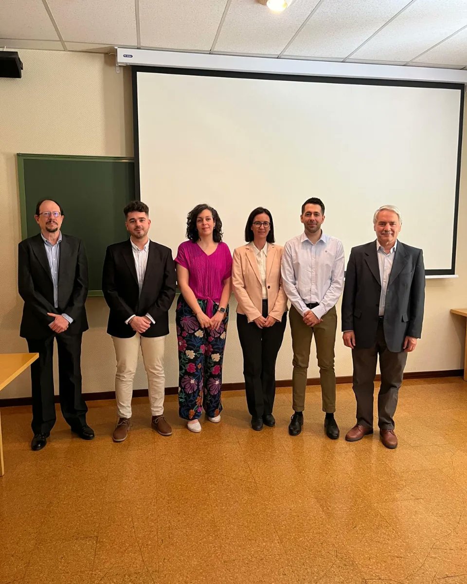 AlvaroOrgChem's tweet photo. Proud to say that yesterday I finally became a doctor. Thanks to my research group, the tribunal members and all the people who have been part of this journey. https://t.co/0B8K7lhJwJ