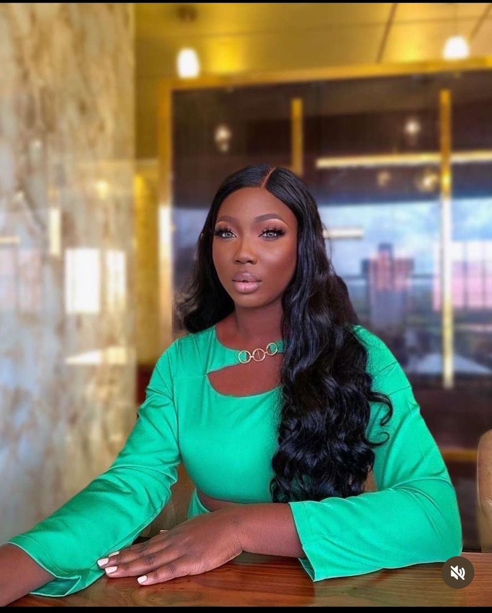 You wonder!!! Why this hasn't trend yet! 

A yoruba woman made the US embassy to cut down their visa price for all Nigerians after sending an email to them.. 

But when one boy in the UK granted an interview to BBC.

They know how to trend that!!! 

Thank you Tife, We appreciate