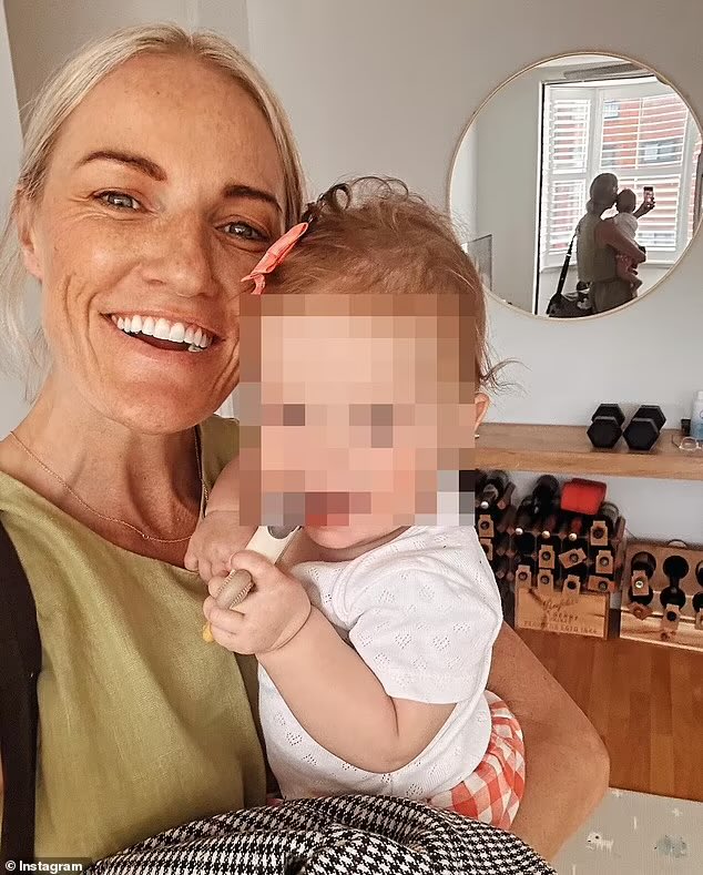 OliLondonTV's tweet photo. Today this young mother lost her life after she was killed alongside 5 others as a terrorist went on a stabbing spree in a Sydney mall.
Ash Good, 38 was stabbed by a man in his 40’s as she went to do some shopping.
Her 9 month baby was also stabbed, suffering knife wounds. https://t.co/Ot5a2PXg6B