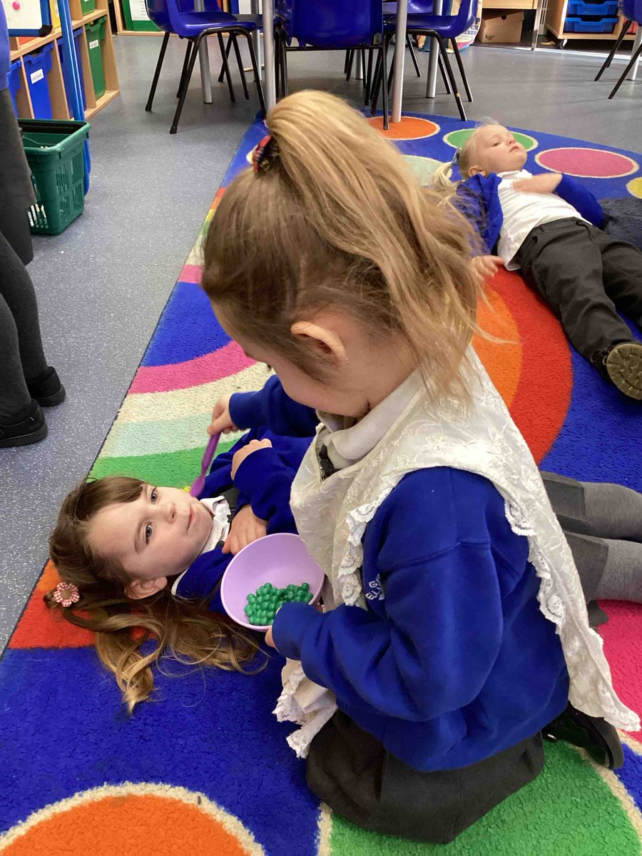 We learnt about hospitals and nursing past and present and roleplayed how Florence Nightingale and her team of nurses changed how hospitals were cleaned and patients were looked after!🤕🏥🩺