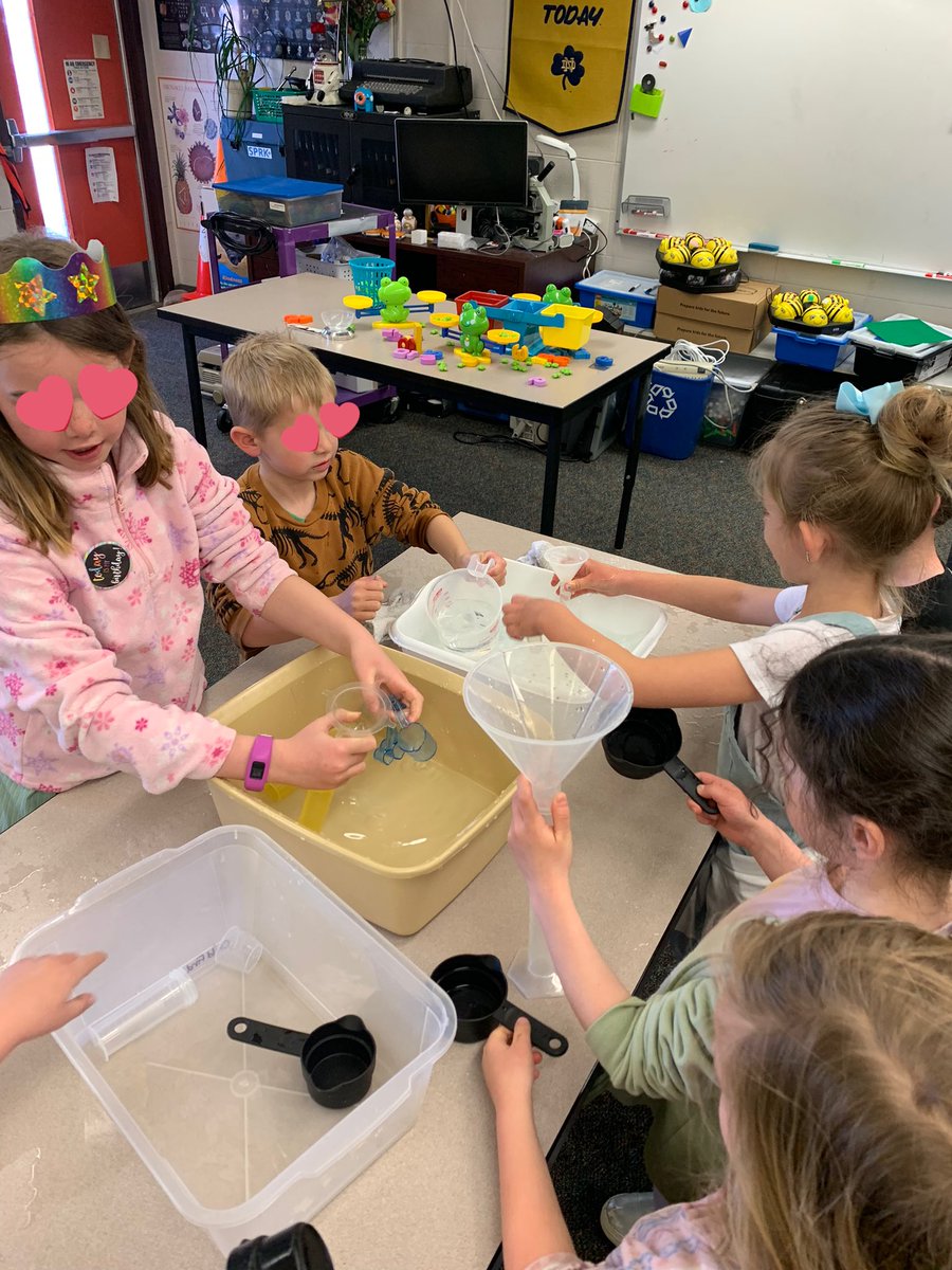 ErieStem's tweet photo. Something cool? 
Why yes!
 #ExploreTheLab day in #STEM this week 

+ https://t.co/SIiuyZR8Dj