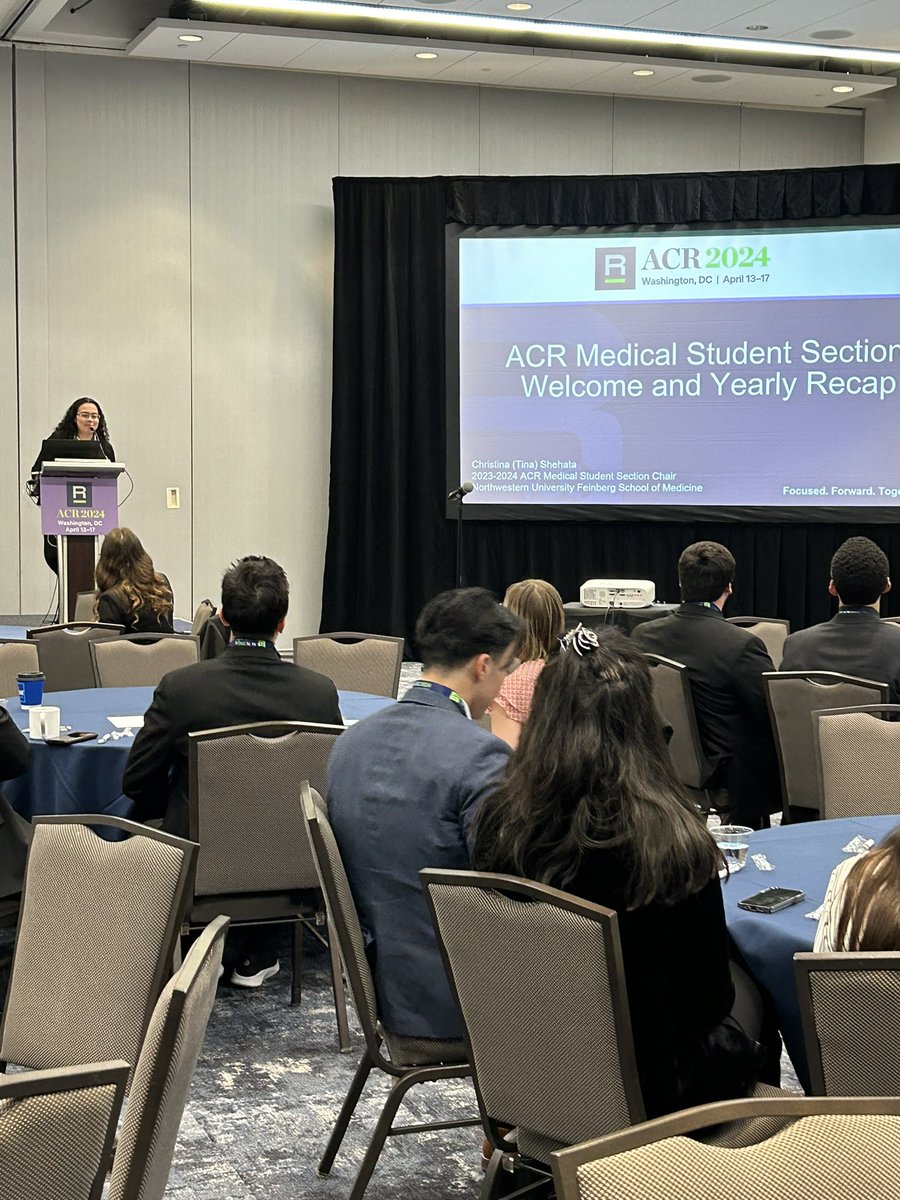 DO_Radiology's tweet photo. @Tina__Shehata presents the incredible work #MedStudents across the country are working on in the @RadiologyACR Medical student section! None of it possible without volunteers and the amazing MESO team especially @JoanPowersLynch!
#FocusedForwardTogether #futureradres https://t.co/SnMW7PTrOI