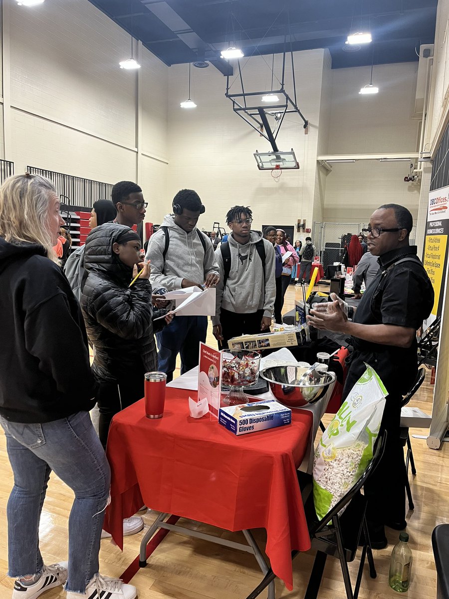 LvarnadoD's tweet photo. The 1st annual Business and Finance Academy Entrepreneurship Fair was a resounding success. Thanks to all the community partners and student participants. See you next year .#richinstudentsuccess https://t.co/B0Ybd3rxwS