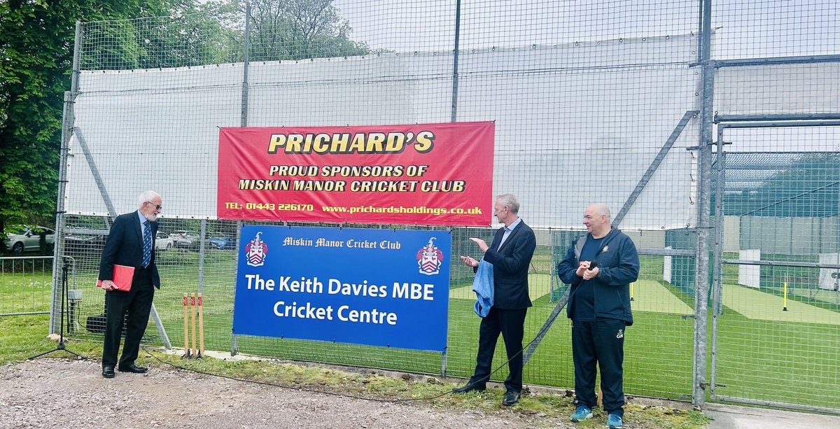 Fantastic morning attending the official opening of the outdoor practice facility at @MiskinManorCC. Huge thanks to @sportwales for investing in the club refurbished facility. Looking forward to seeing the positive impact this will have. 🏟️👏 #CommunitySports #FacilityDevelopment