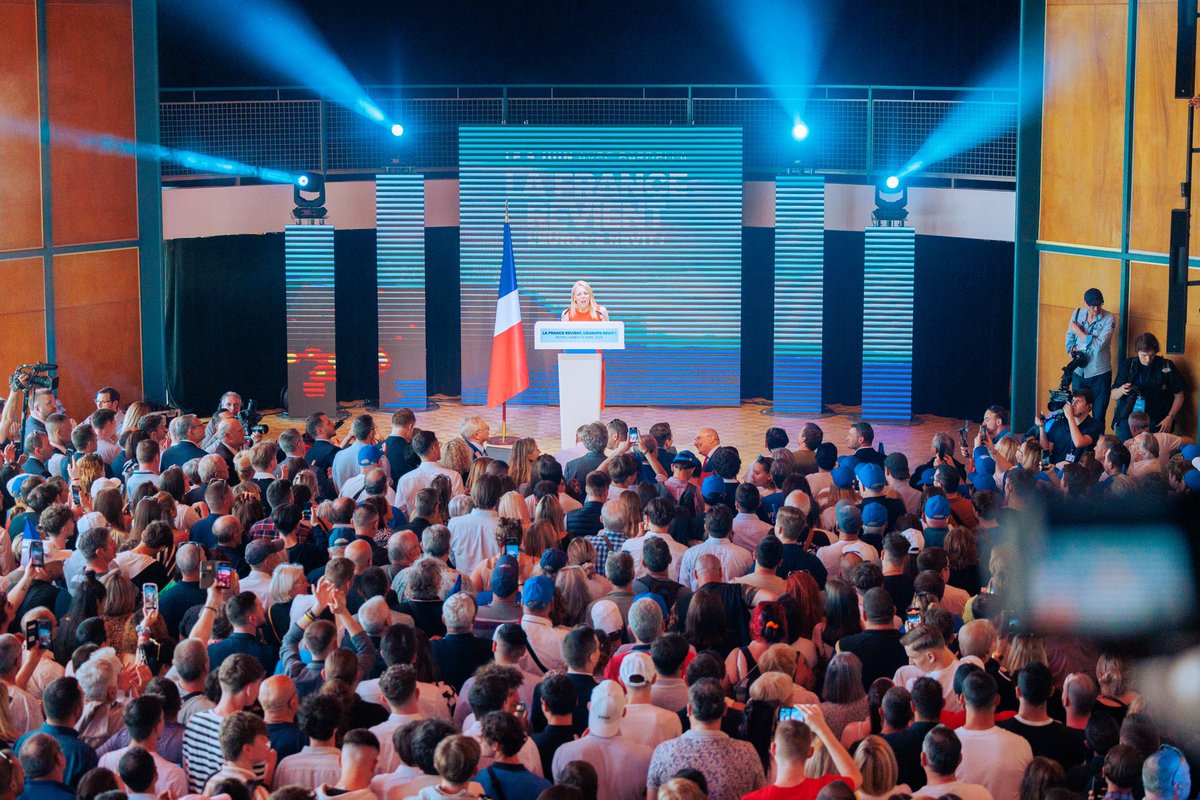 🔵 Le compte à rebours est lancé : plus que 8 semaines avant le 9 juin ! Cette élection est cruciale, chaque voix compte pour sanctionner Ursula Von der Leyen et Emmanuel Macron. Mobilisons-nous derrière @J_Bardella pour la victoire ! @diaz_edwige #VivementLe9Juin #TousARoyan