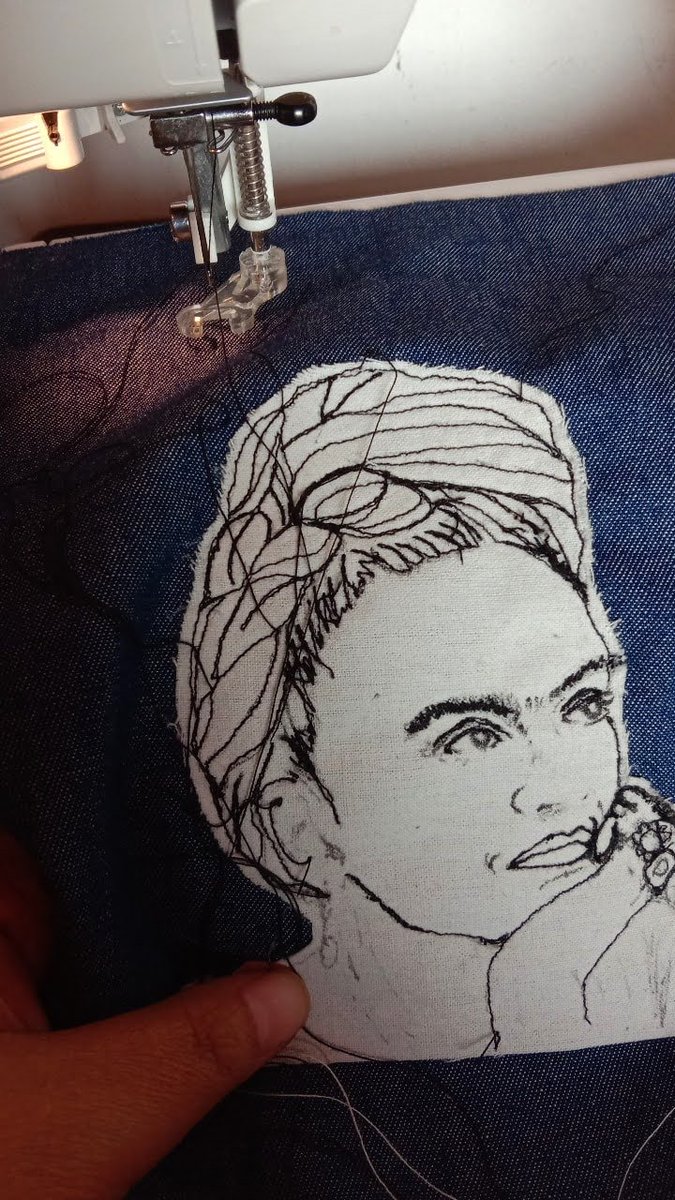 serigalabelacu's tweet photo. Yang penting bukan ai,
Soalnya ini kubuat pakai mesin jahit dan benang.
#freemotionembroidery #sewart #threadpainting https://t.co/V7DF8IBQbP