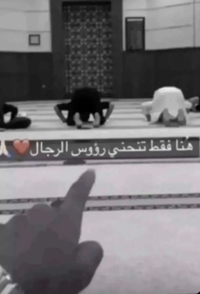 A (@l4zuu) on Twitter photo 