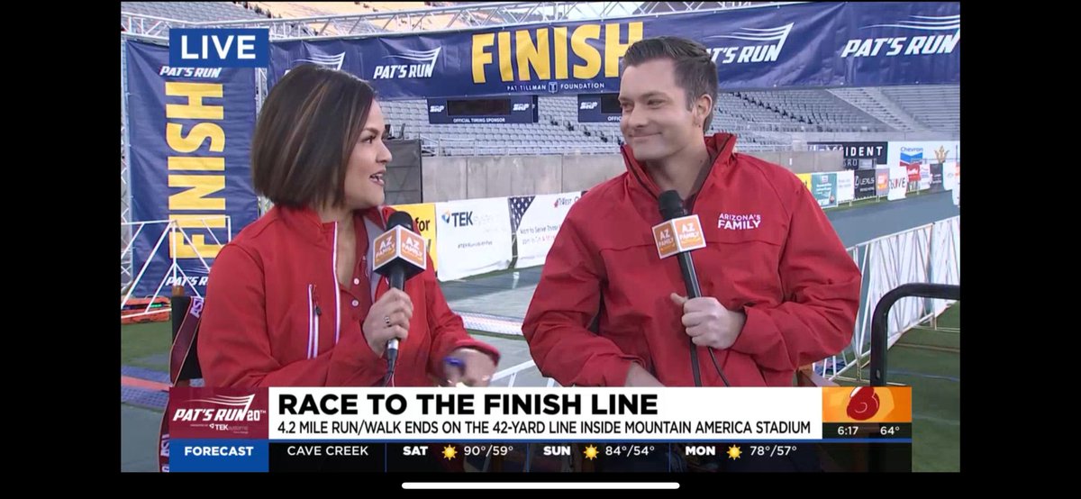 NicoleCritesTV's tweet image. LIVE all morning for #patsrun on #3tv @azfamily  🏃‍♀️ 🏃🏼‍♂️🙌
#20yearsonelegacy
#azfamily @pattillmanfnd 🇺🇸❤️🤍💙