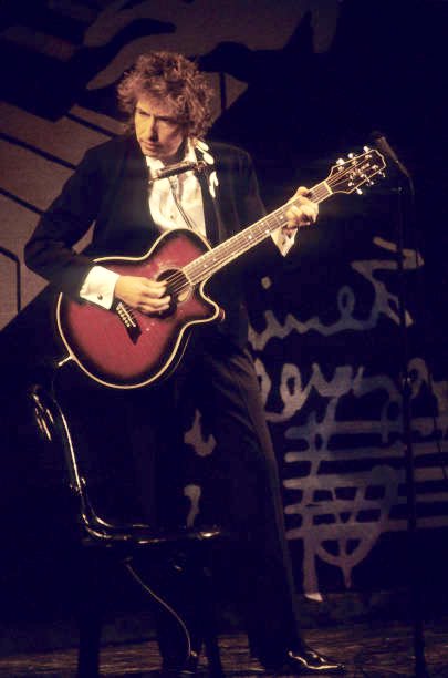 Bob Dylan performs at the George Gershwin Celebration Concert, NYC, 1987. 📸: Larry Busacca. #BobDylan #Dylan