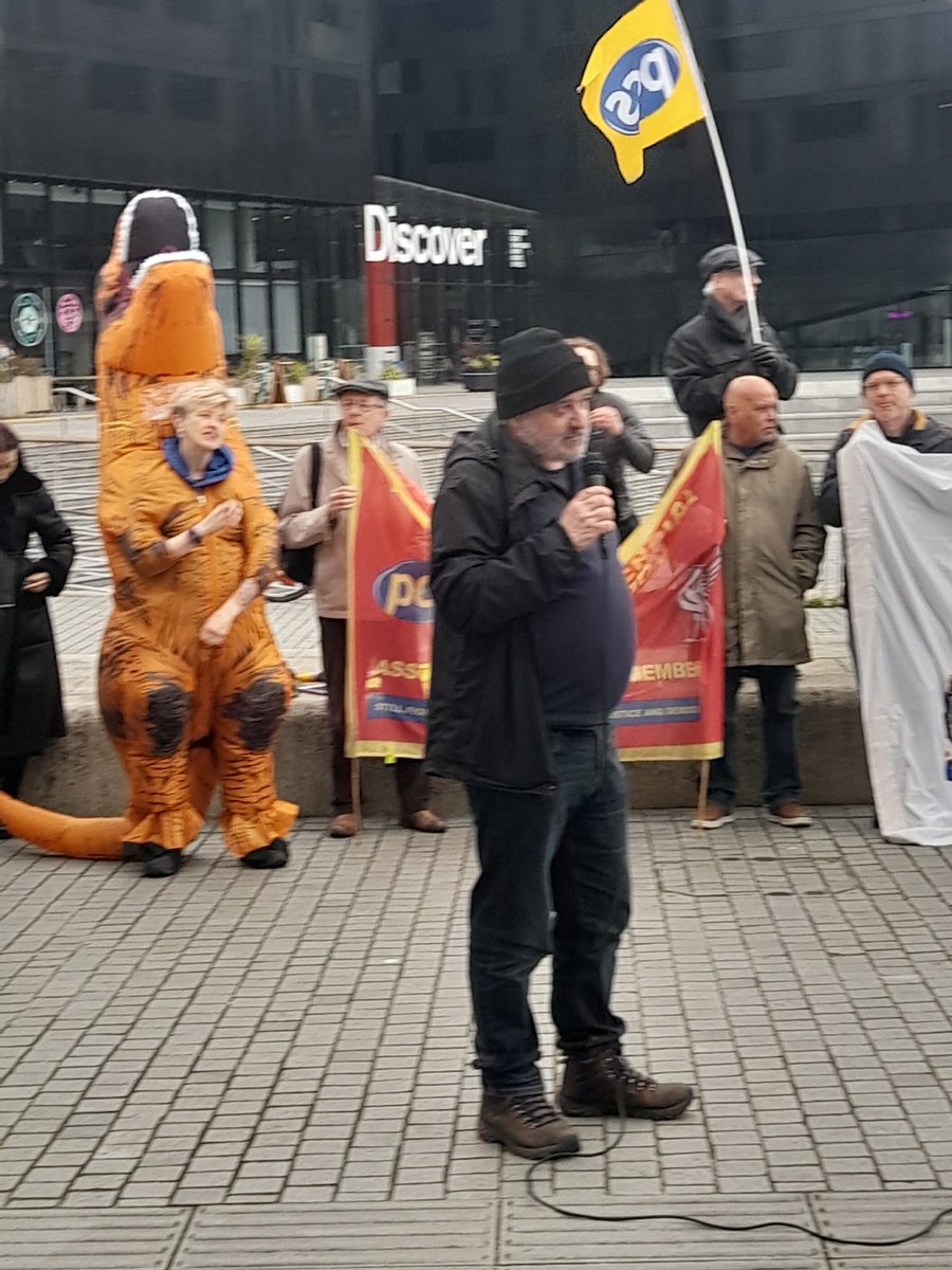 TraceyH4WHM's tweet photo. @PCSLiverpoolMus @RedRosa91940184 @MrTayoAluko @MerseyPensioner @forthemany_net @EquityUK 4/Thread from @PCSLiverpoolMus Rally on penultimate day of 8 week strike today, Saturday 13/04/2024. They will though be out again in May if NML still won't pay. @pcsarms @PcsMerseyarms speaker. They have given solid support throughout the strike.  #PCSliverpoolMuseumStrike https://t.co/q2nVrfL1Js