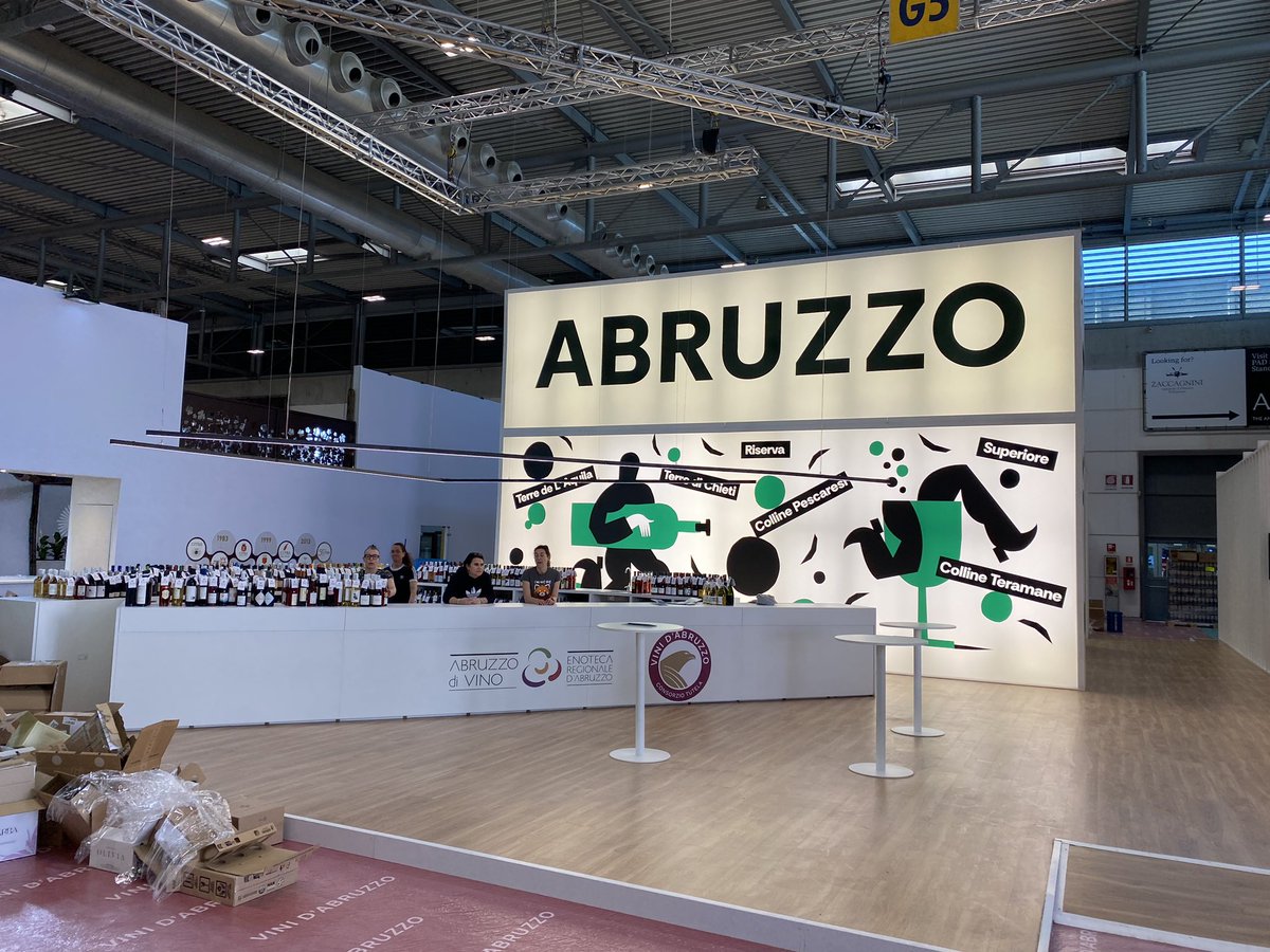 gilpetrucci's tweet photo. #Vinitaly Abruzzo protagonista con 100 cantine. C’è l’azienda agricola De Melis: Penne protagonista. #gilbertosindaco https://t.co/al3lkmCetl