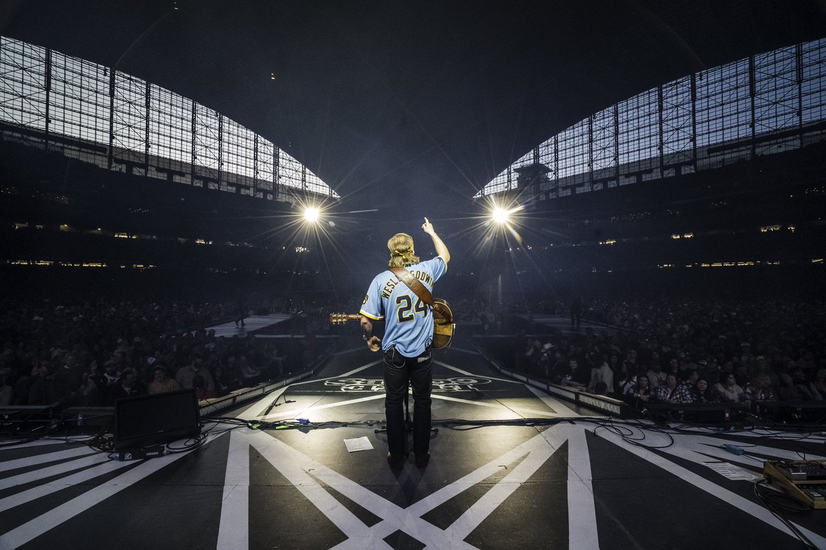 CharlesWesleyG's tweet photo. First stadium show! What a trip! Thank y’all so much for listening and much thanks to the man @lukecombs for having us along. This tour is going to be absolutely wild! 

Milwaukee, WI | 4/12/24 | 📸 @natalierhea__ https://t.co/GcrmmTbB8e