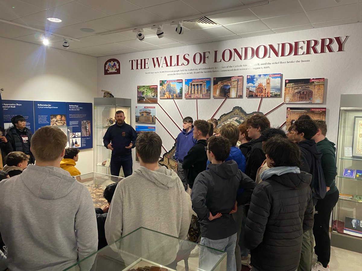 OPolsoc's tweet photo. Day Two of our Politics trip up to Northern Ireland. A Bogside Mural Tour, The Apprentice Boys Museum, Bloody Sunday Museum and the James Connolly Museum. A great trip to explore the Topic of Identity on the course @POLSOCTeachers https://t.co/DLiHEjHSek