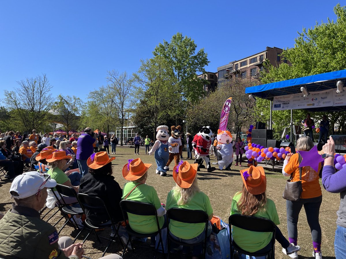 Mascot Race ⁦@alzTN⁩ ⁦@CityKnoxvilleTN⁩ ⁦⁦@downtownknox⁩