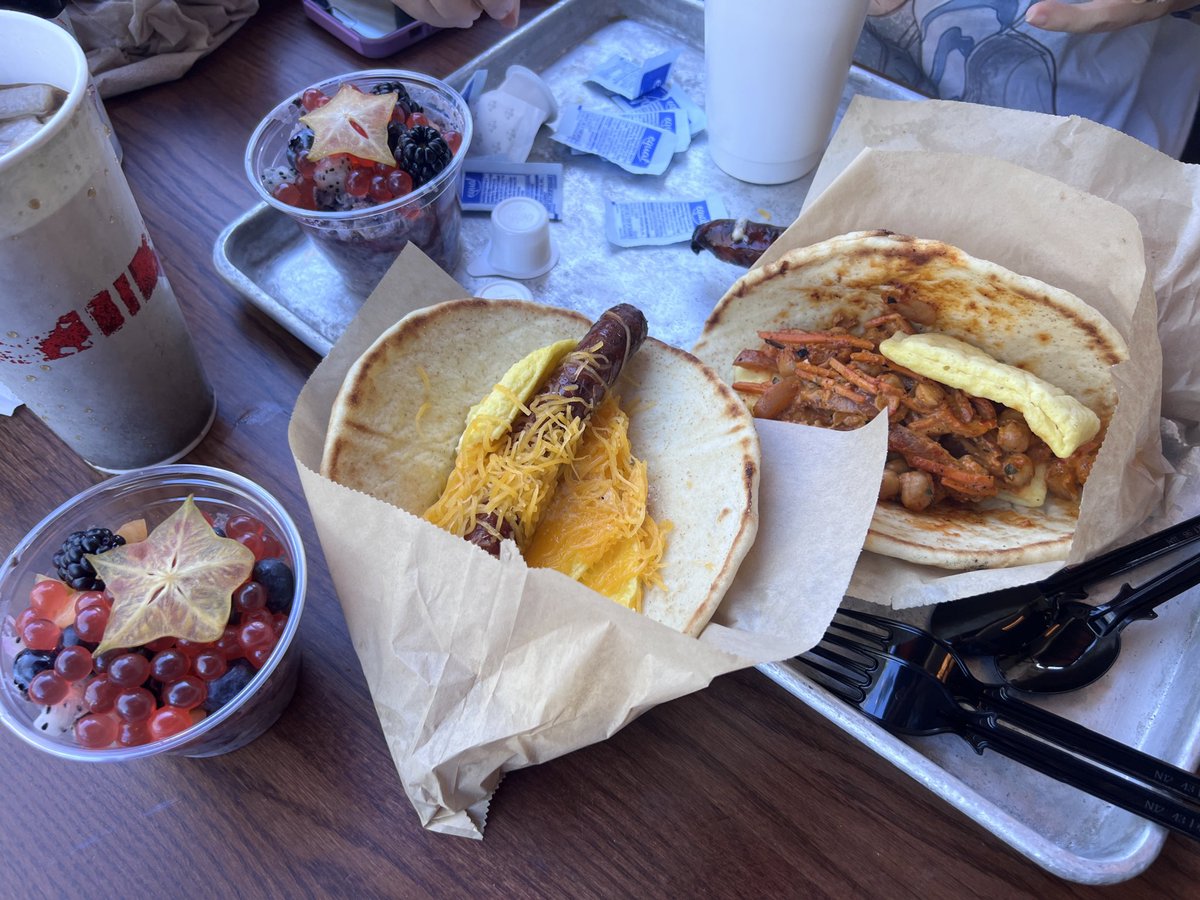 daguru9's tweet photo. First breakfast #RontoWrap in a long time… still so good! And the plant based wrap was excellent! #Batuu #BatuuEast #BrightSuns #TillTheSpires #SWGE #DHS #AdventureIsCallingMyName https://t.co/E0dnMWkjEC