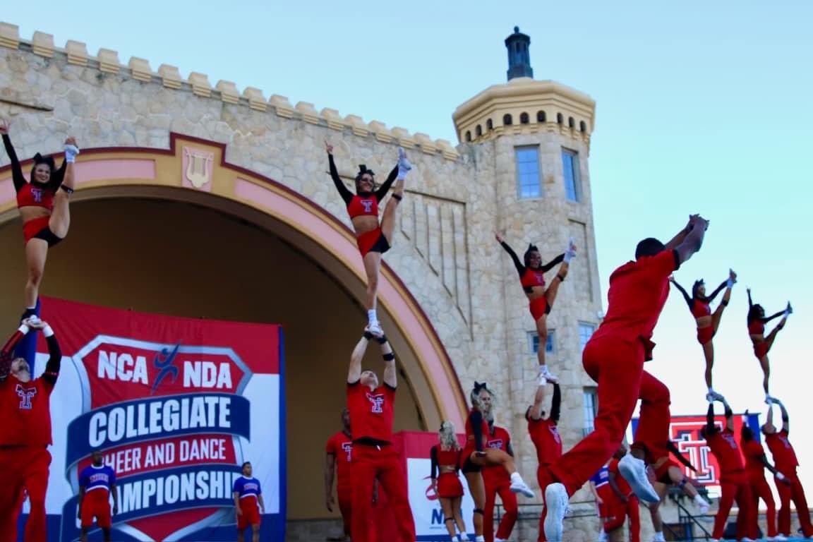 The Cheer Leader Mag tweet media