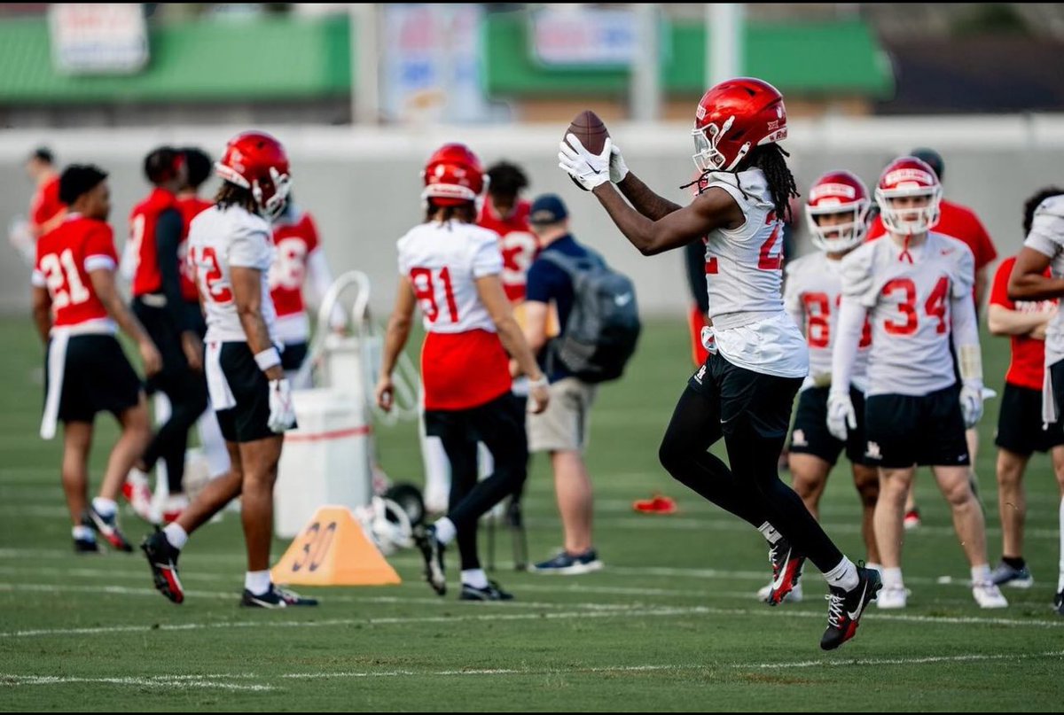 UH Spring Game today at 10:25 a.m. on ESPN+. Go have fun this morning  <a href="/MikalPilot/">Mikal Harrison-Pilot</a> ! #GoCoogs🔴⚪️