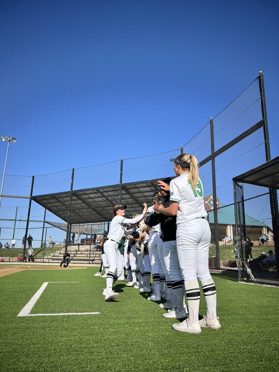 Derby_Softball's tweet photo. Another beautiful day for some Panther Softball in DC! 💚 https://t.co/Gqq4Xu4kM5
