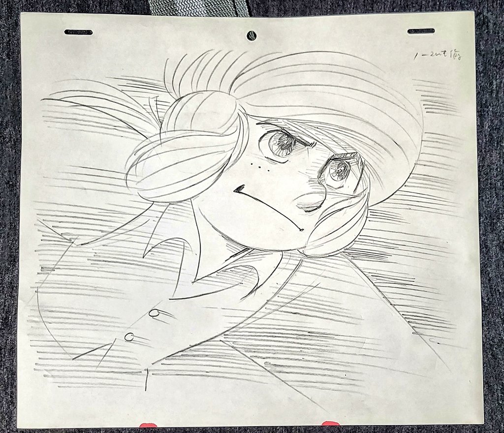 「宝島」の主役は
ジム・ホーキンズ
当初、元気にマンガっぽくと 前作の家なき子のレミと真反対のイメージで作られた。
丸っこい顔の輪郭や丸で処理する手とか。
でも彼は、ジョン・シルバーという男と出会い
子供ではなく 一人の男になって行く。