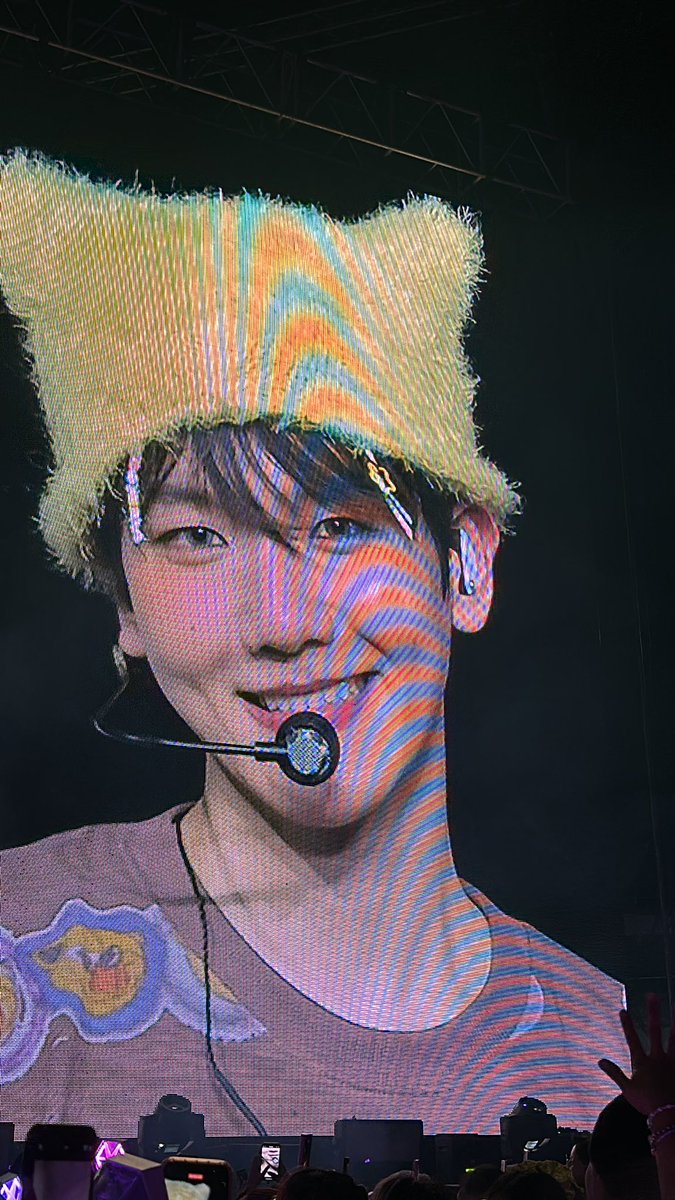 EXOLINDXB tweet picture