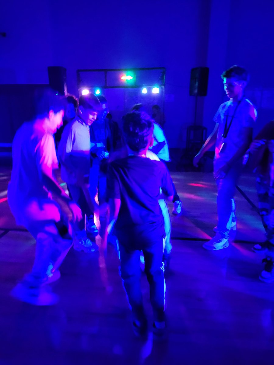 o_leesha's tweet photo. @DurhamMS #SpringDance was a vibe last night! @LewisvilleISD #BeTheOne https://t.co/75GCgT6gqP
