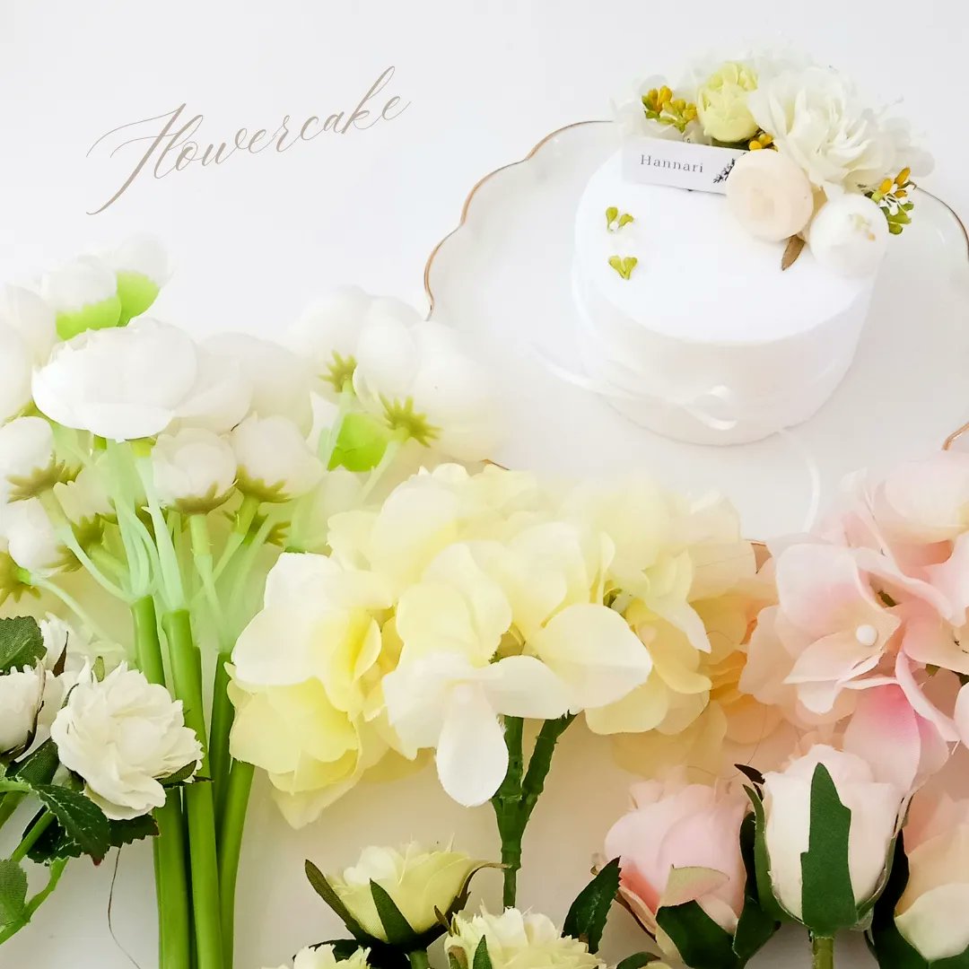 han_Flower08's tweet photo. 忙しいときこそ、
心を無に出来る時間
自分だけの時間
何かに没頭する時間を。

10分でも
30分でも
1時間でもいいんです🥰

「この時間だけは絶対に自分時間を取る！」と決めて、ぜひ自分だけの癒やしの時間を作ってくださいね♡

#つくばみらい市　#みらい平　#クレイスイーツ　#フラワーケーキ https://t.co/AyDGLnvYEs