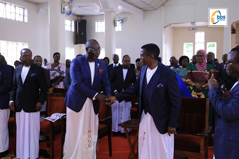 Owekitiibwa Robert Waggwa Nsibirwa tweet media