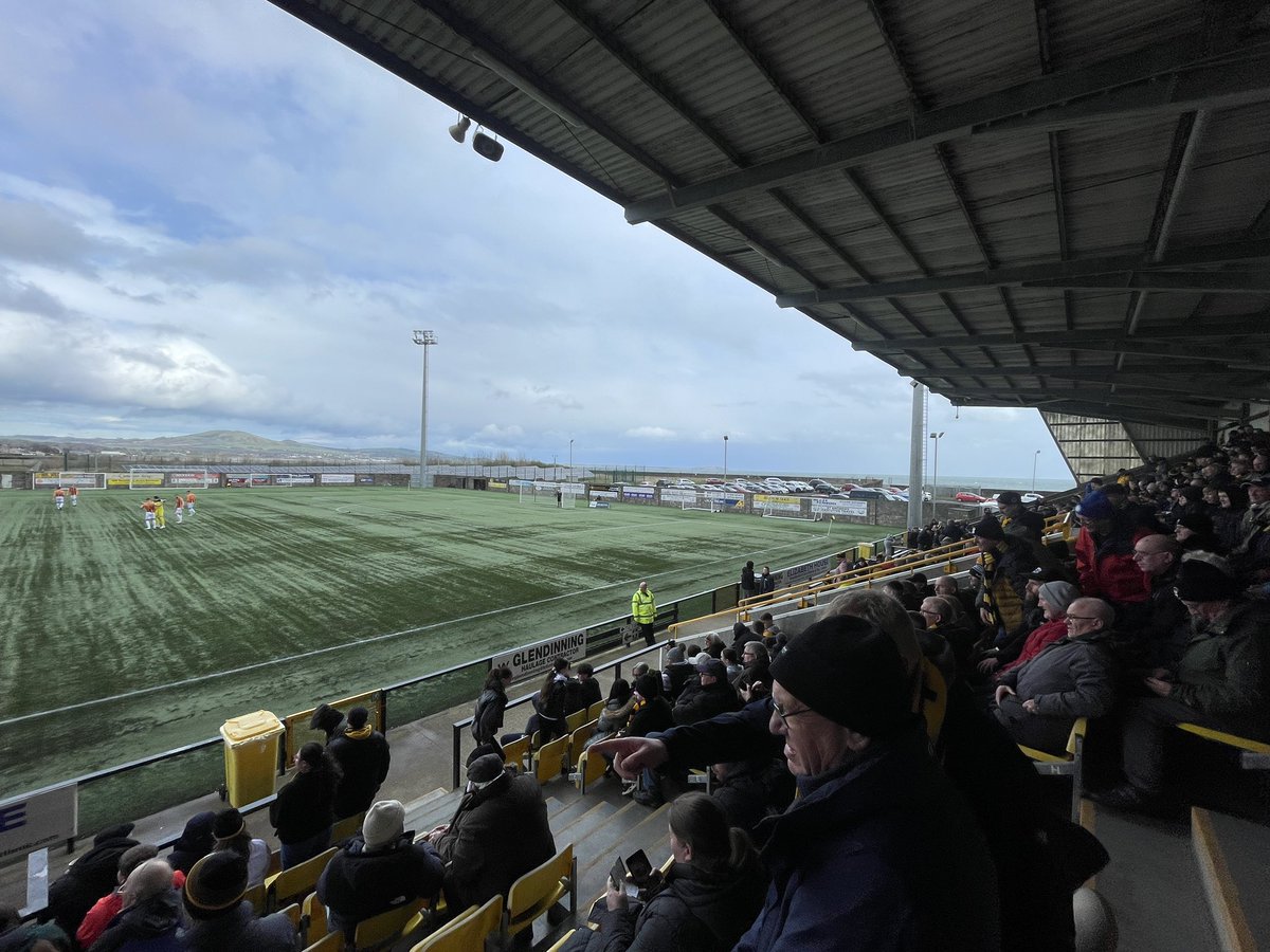 malcmacaulay's tweet photo. It’s @EastFifeFC v @BonnyriggRose this afternoon! #welcometomethil https://t.co/7DJ4YFSrCf