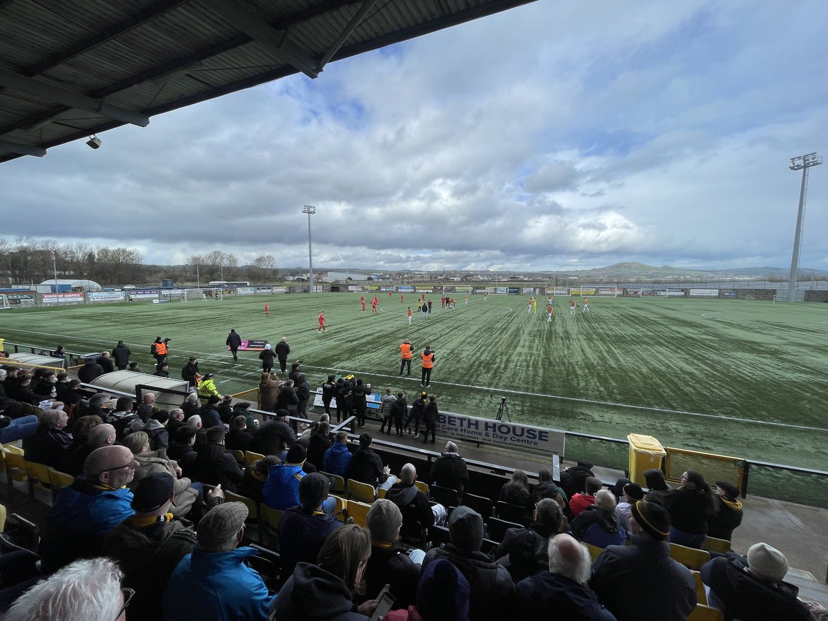malcmacaulay's tweet photo. It’s @EastFifeFC v @BonnyriggRose this afternoon! #welcometomethil https://t.co/7DJ4YFSrCf