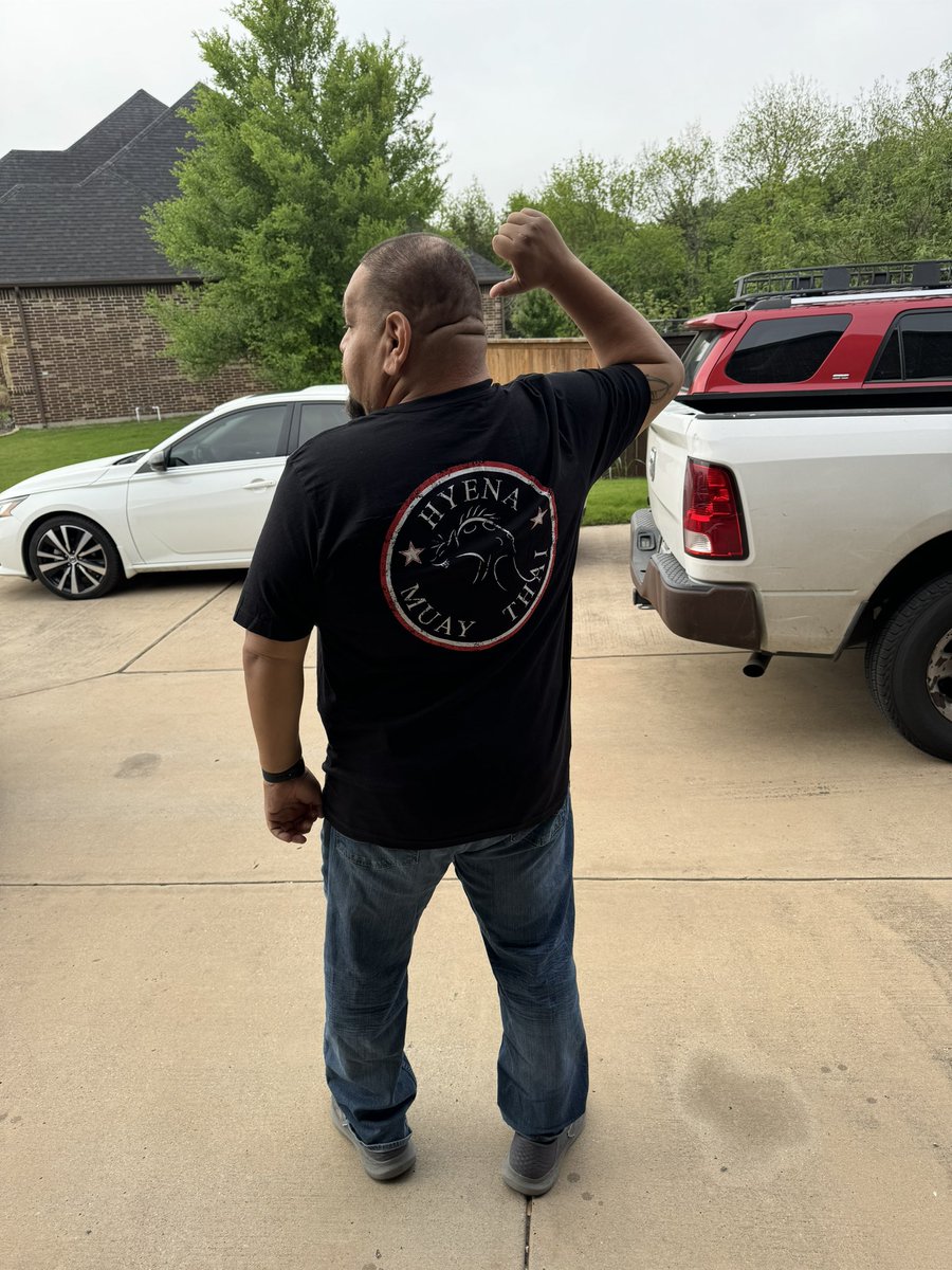 SpeakOnItRolo's tweet photo. Feeling better than I have in almost 20 years! Fitting (the fit will get better I’m sure) in a 2X & yes I am a #Hyena (@HyenaMuayThai)! #Progress #BetterMe #BitbyBit #BlessedAndHighlyFavored #GodAndMe #LFG #LeadWithLove #SelfLove #FightNight #FightingSoon https://t.co/6IdtTMxyO9