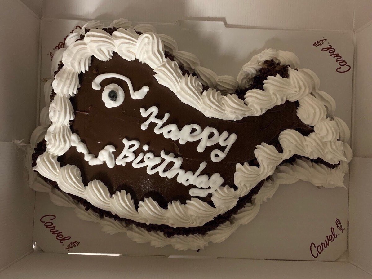 JohnMaring2's tweet photo. @GameMistress 4 Your Mom, My Mistress! 😉! 🥳 #FudgieTheWhale 🍨🎂🐳 #FudgeYeah 😋 @CarvelIceCream #CarvelIceCream #IceCreamCake 🍨🎂 https://t.co/jO6x2lf6ZU