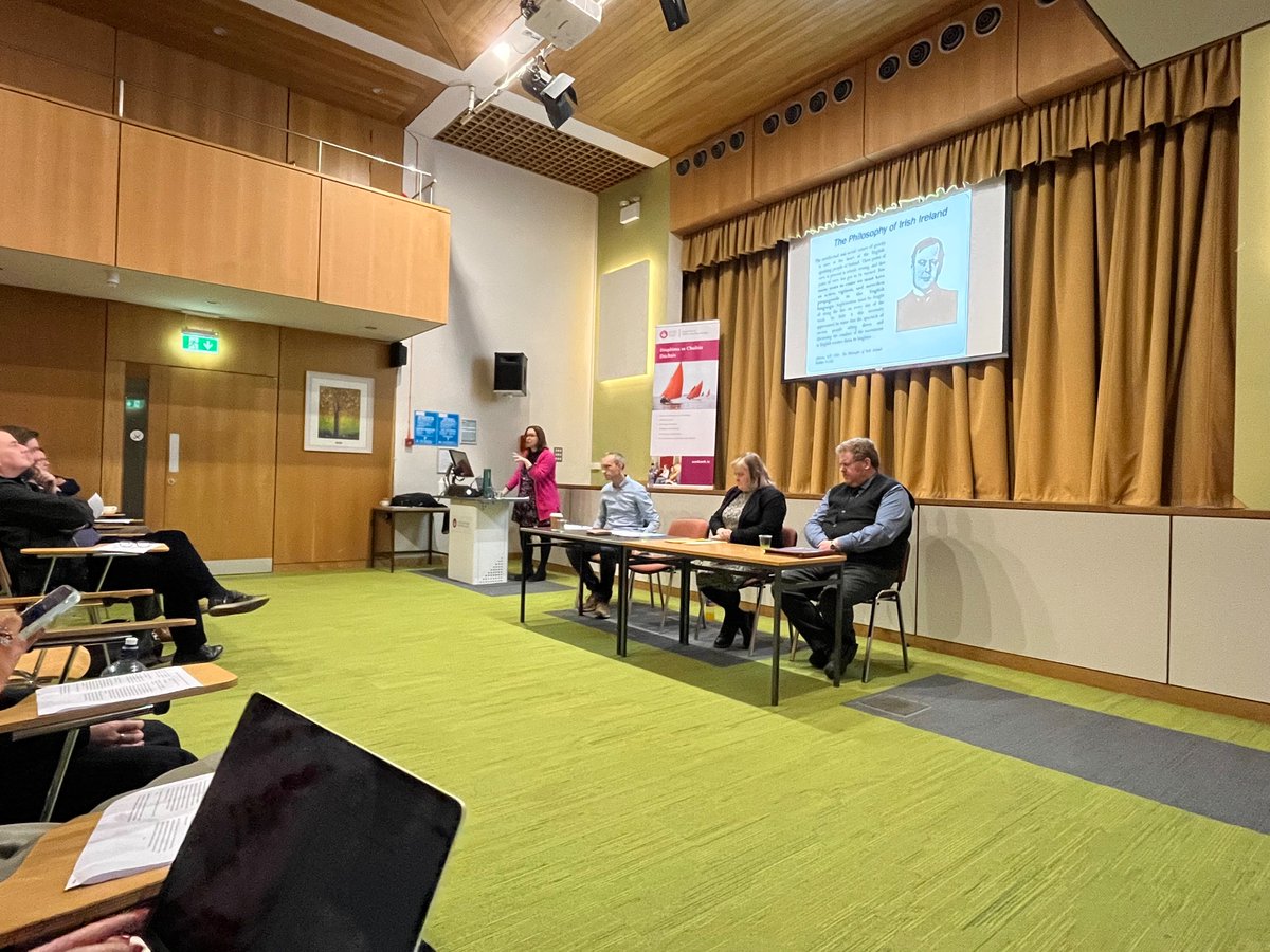 Katie Whelan PhD (@misekatie) on Twitter photo Mo stiúrthóir an Dr Aoife Whelan <a href="/whelanaoif/">Aoife Whelan</a> ó <a href="/UCDScoilGLCB/">UCD Scoil ICSF</a> ag tabhairt a páipéir ‘Saothrú na nua-litríochta san Irish Independent’ ag an gComhdháil Gníomhachas, Gaeilge agus na Meáin’ in <a href="/OllnaGaillimhe/">Ollscoil na Gaillimhe</a> <a href="/GaeilgeOnaG/">Gaeilge, Ollscoil na Gaillimhe</a>. Mo stiúrthóir an Dr Aoife Whelan <a href="/whelanaoif/">Aoife Whelan</a> ó <a href="/UCDScoilGLCB/">UCD Scoil ICSF</a> ag tabhairt a páipéir ‘Saothrú na nua-litríochta san Irish Independent’ ag an gComhdháil Gníomhachas, Gaeilge agus na Meáin’ in <a href="/OllnaGaillimhe/">Ollscoil na Gaillimhe</a> <a href="/GaeilgeOnaG/">Gaeilge, Ollscoil na Gaillimhe</a>.