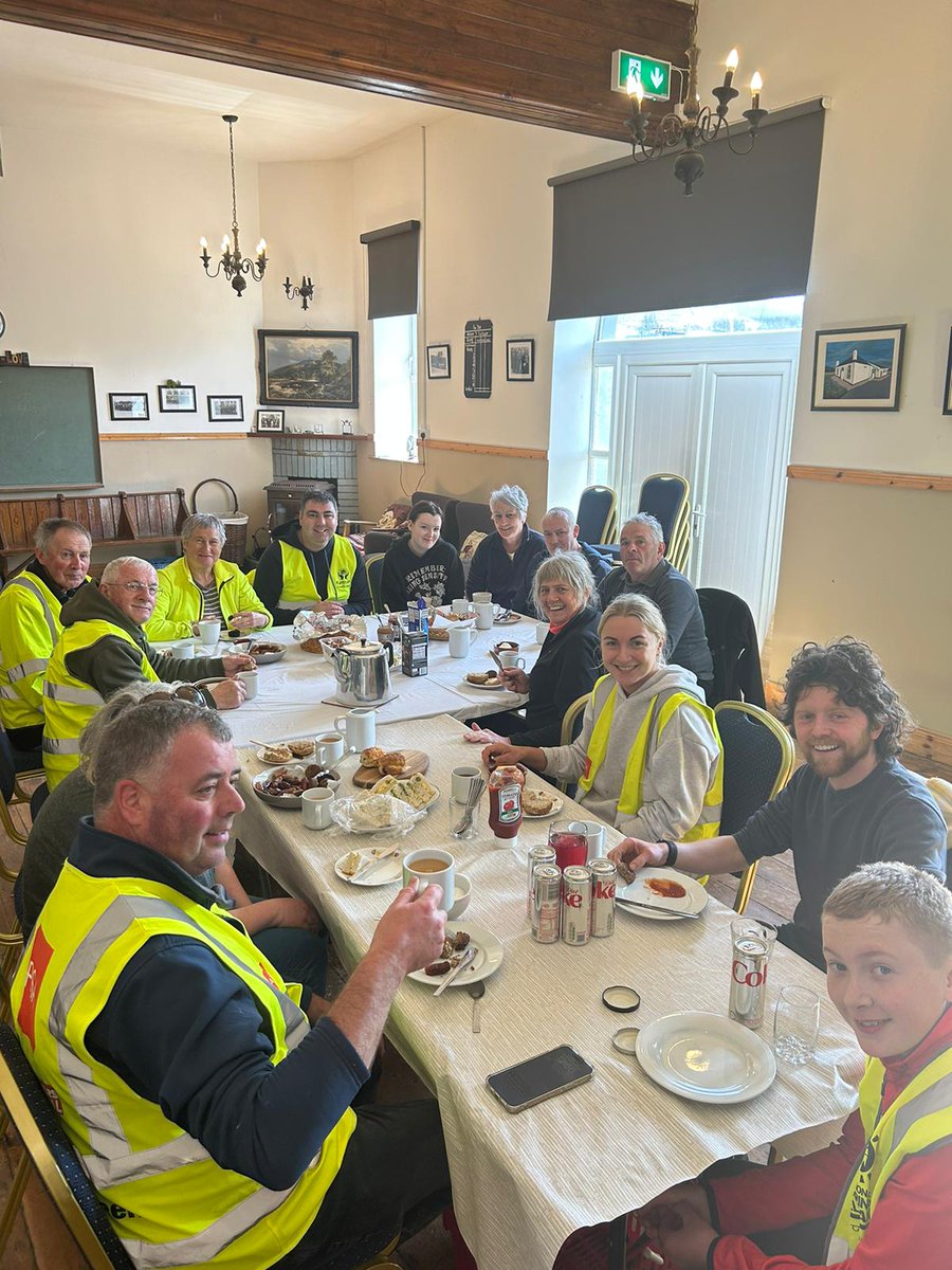 We had a great morning taking part in the @NationalSpringC litter pick around #Laharn in North Cork! Thanks to all for coming out and volunteering your morning with us! Lots of rubbish collected and lovely tea and cake afterwards!