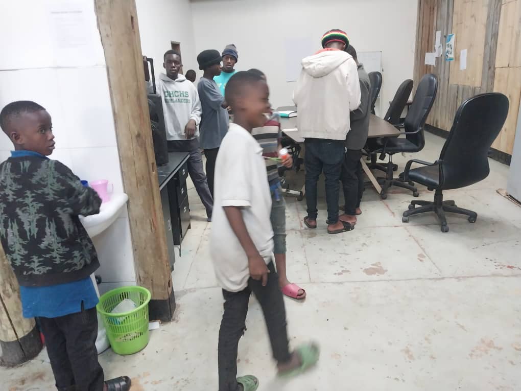 As an organization, for 2024 we are focusing on the Inua Kesho Yangu "Raise Up My Tomorrow" project. A project aiming to support the street children of Iringa and Tanzania in total
We are welcoming volunteers, donors + ...all stakeholders

#wycdo #volunteers #sisisotefoundation