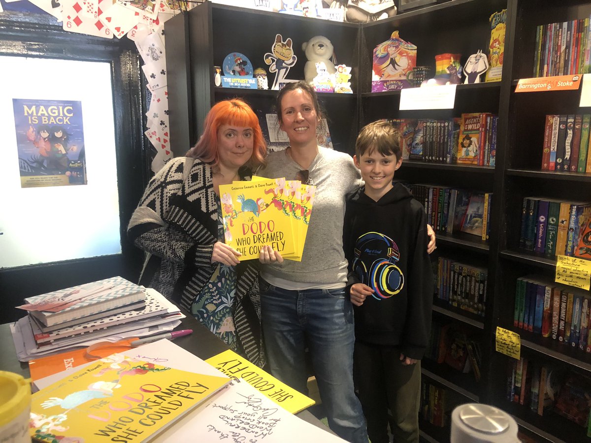 I have wanted to visit @Wonder_Bookshop for YEARS and today we finally did! It was every bit as lovely as I imagined and I got to sign lots of lovely Dodos, the author book AND the toilet door!!