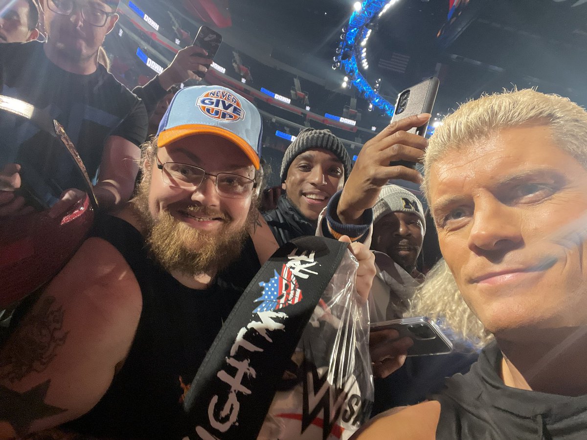 koolaid42093's tweet photo. Met #CodyRhodes at smackdown 4/12/24 got a picture with him on my phone and he sign my belt as well https://t.co/iLzQ3ZPQEE
