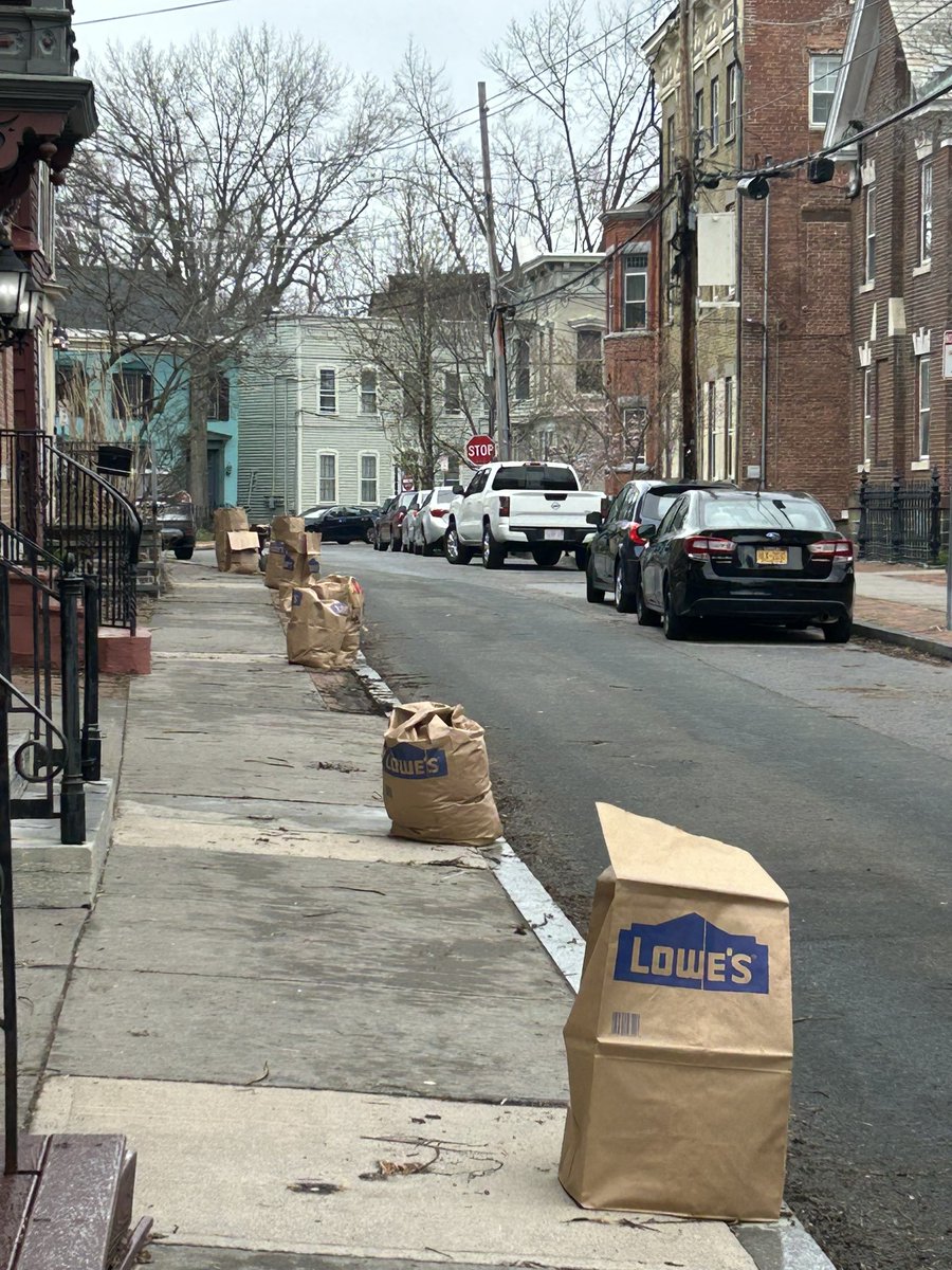 🌟 Stopped by the Stockade in Schenectady this morning to help out with today’s neighborhood association cleanup day! Great to see everyone come together to make the neighborhood shine. The sense of community was truly heartwarming. 🏡 The streets are looking fantastic thanks…