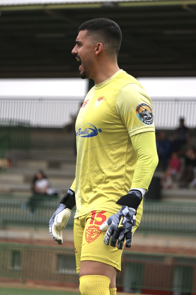 🔒 ¿No creo que lo vaya a hacer por decimosexta vez esta temporada, no?

🆚 CD Cantoria.
📆 14/04.
🕣 18:00h. 
📍 Estadio Ciudad de Martos. 

#VolverASoñar
#MartosClubDeportivo