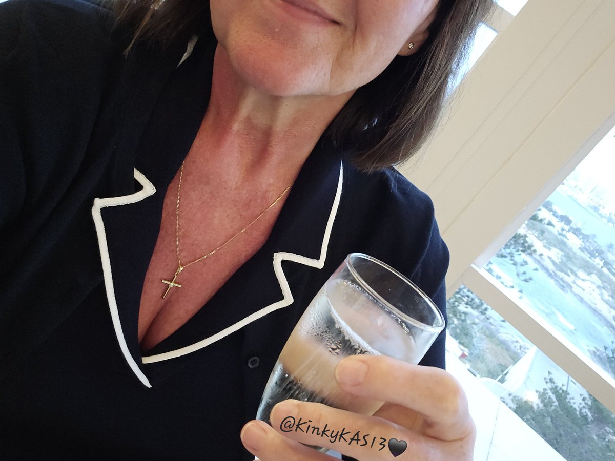 Lady Fox 💙 tweet media