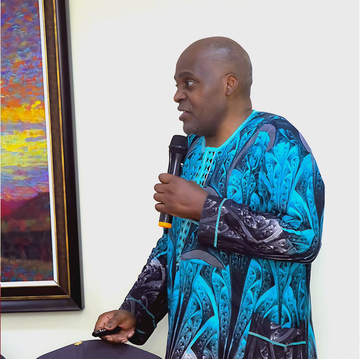 Dev_Journalism's tweet photo. It is with a deep sense of loss and great grief that we announce the demise of our father, son, and uncle Rotimi Sankore on Friday 12th of April, 2024; after a hard fight with cancer. He was surrounded by loved ones and we cherish every moment we had together.

Rotimi was a kind and gentle soul who touched the lives of everyone he met. A patriotic Nigerian, Rotimi was a man of integrity and honor, who was deeply respected and admired by all who knew him.

We would like to express our deepest gratitude to all those who have offered their condolences and support during this difficult time. We are grateful for your kind words and prayers, and for the love and support you have shown us.

We ask that you kindly share your thoughts and pictures of Rotimi Sankore via https://t.co/iwQRwJaV4K

Rotimi's passing is a great loss to our family, and his memory will live on in our hearts forever. 

On behalf of the family,

Deji Dosunmu