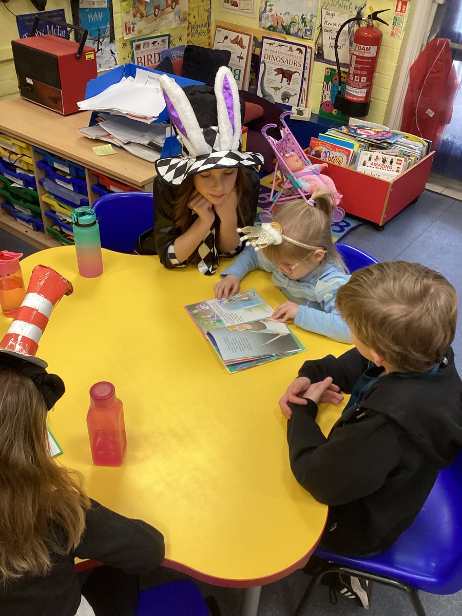 To celebrate World Book Day we got to share our favourite books in class!  Thank you so much to the children in @GEClass5 for reading them to us, what a treat, a whole afternoon of stories with friends! 🥰📚#readingisthebest