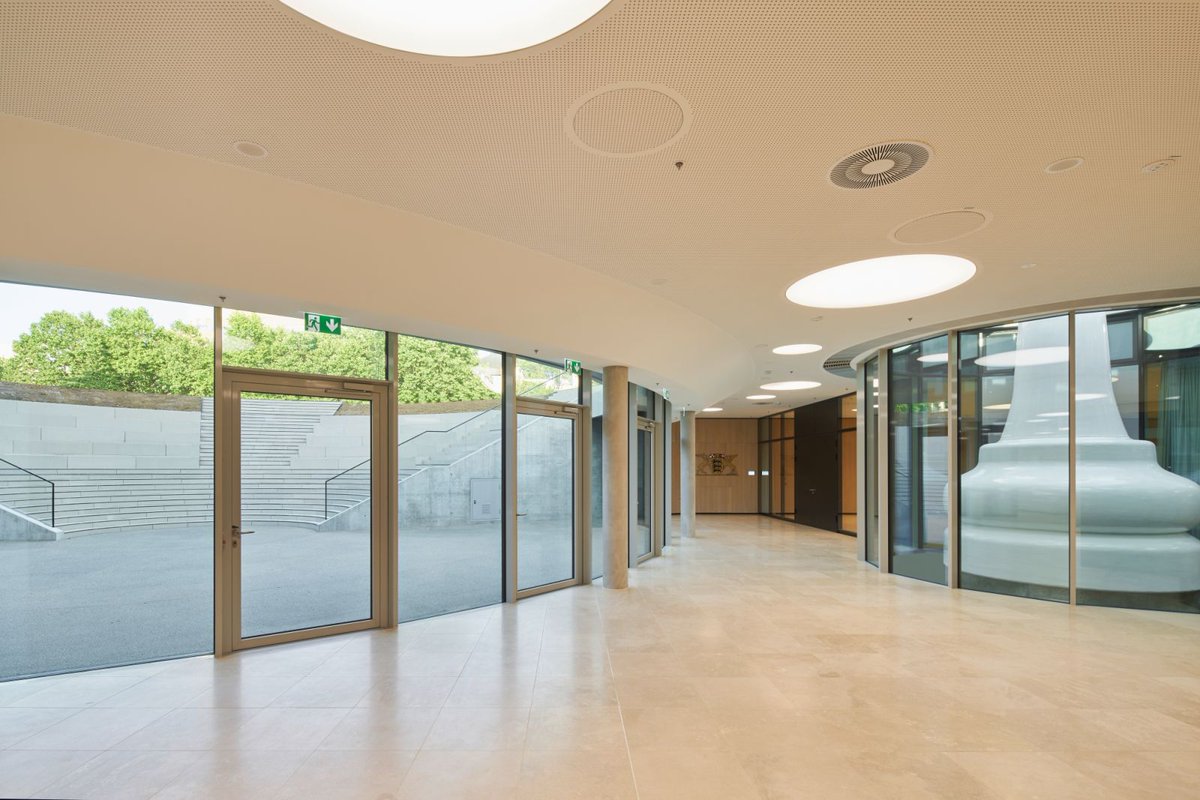 aasarchitecture's tweet image. Stuttgart’s   new Citizen and Media Center by Henning Larsen Architects
#architecture   #mediacenter @henninglarsenarchitects  tinyurl.com/3d294jur