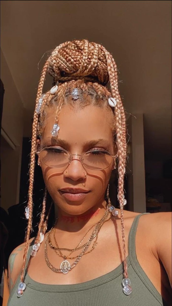 NaeJanai28's tweet photo. Happy 25th birthday to my lil sister aka lil luciferrrrr 😭😭😭 child think she somebody parent lol but I hope you have a great day today 🥰🥲🤭🩷🤞🏽🎊🍾🎉🎈 get whyte boy wasted https://t.co/rDSsoK6OQo