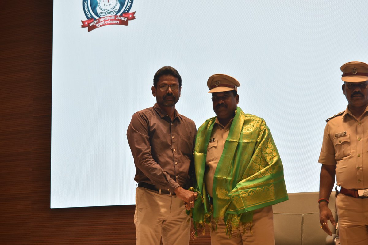 NITPY_CSE's tweet photo. The student developers of the app, Mr. Vikram and Mr. Priyadharshan was felicitated by Shri. Manish, IPS, SSP, Karaikal. https://t.co/a4PhlHSxsQ