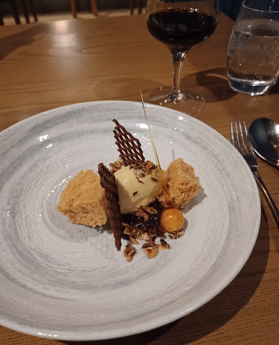 Might be an early call, but this Pedro Ximénez pud @HarborneKitchen could end up being my dessert of the year #Birmingham guide.michelin.com/gb/en/west-mid…