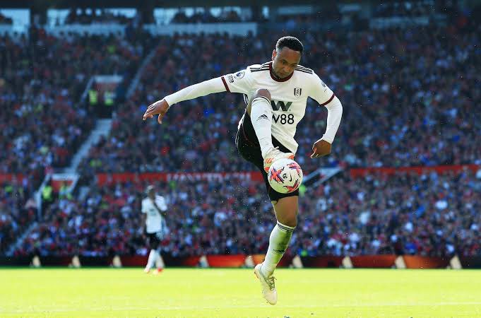 💥 Beşiktaş, Fulham forması giyen 28 yaşındaki Hollandalı sağ bek Kenny Tete'yi gündemine aldı