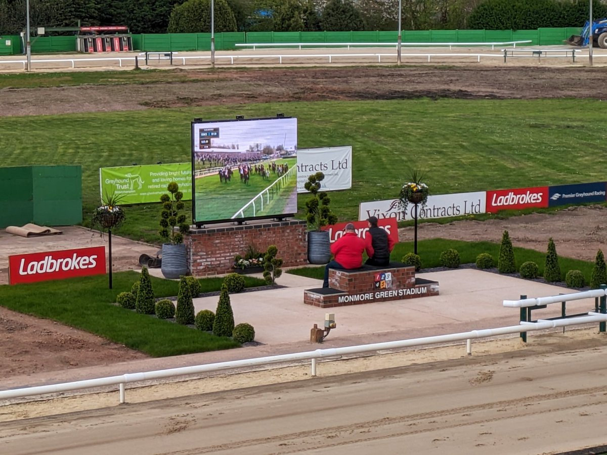 A couple of our ground staff have used their break this afternoon to watch the Grand National on our digital board - fair play lads 👏 🐎 monmoregreyhounds.com