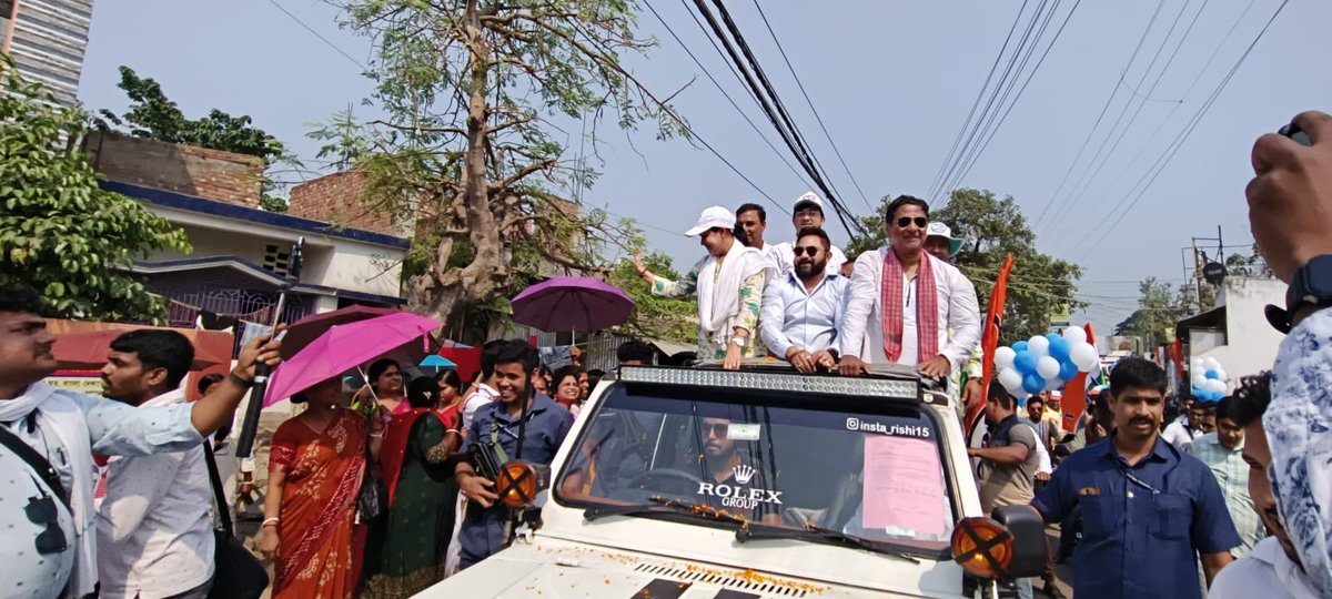 AITCofficial's tweet photo. Today, our MLA Shri @myslf_soham took part in two spirited roadshows in Maldaha Uttar and Maldaha Dakshin in support of our MP candidates Shri Prasun Banerjee and Shri Shahnawaz Ali Raihan.

The streets were lined with enthusiastic supporters, all buzzing with excitement. The people of Malda have realised that @BJP4Bengal is working hand in glove with @INCWestBengal.

They have realised that Trinamool Congress is the only Party that is fighting to uphold their rights!