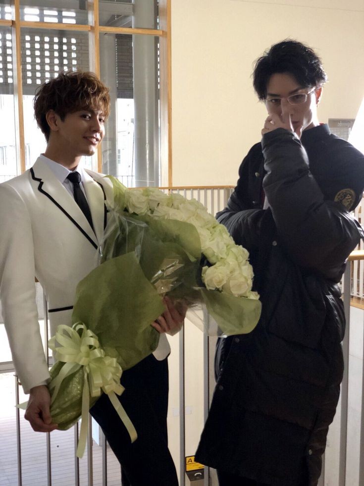 Send a BIG flower bouquet 💚 

#片寄涼太 #GENERATIONS #GENE #RyotaKatayose
